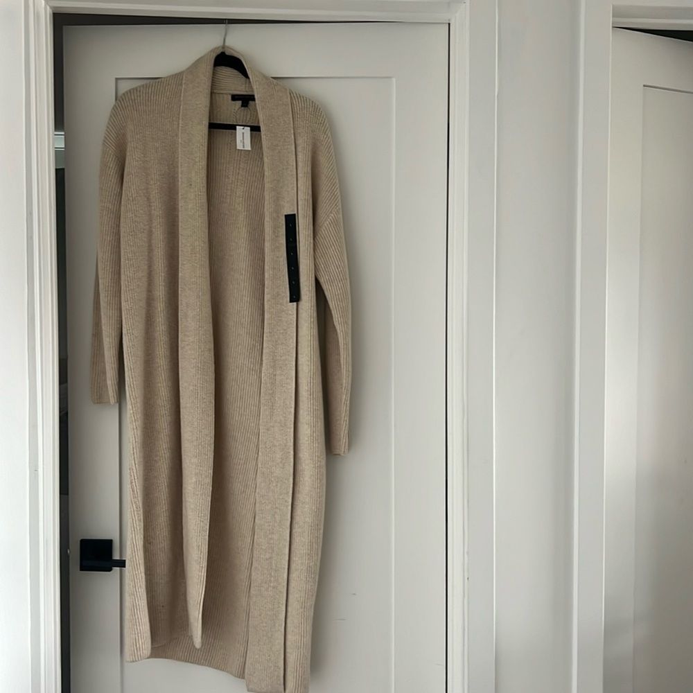 Banana Republic Long Cream Sweater Size Small NWT